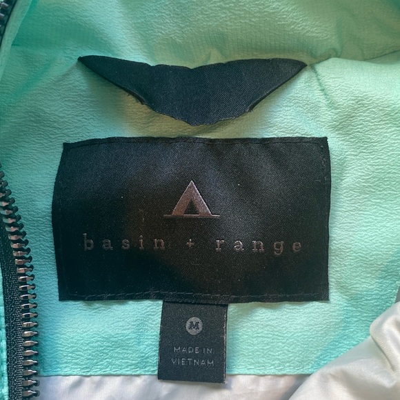Basin + Range Mint Green Insulated Jacket: Size Medium - Picture 9 of 11